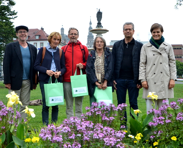 Foto: Vorstand und Ehemalige